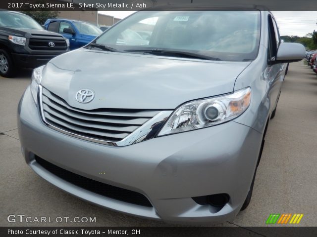 2017 Toyota Sienna LE in Silver Sky Metallic
