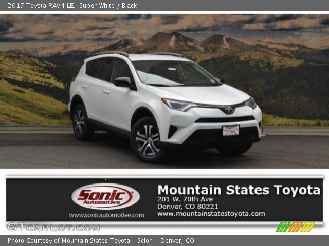 2017 Toyota RAV4 LE in Super White