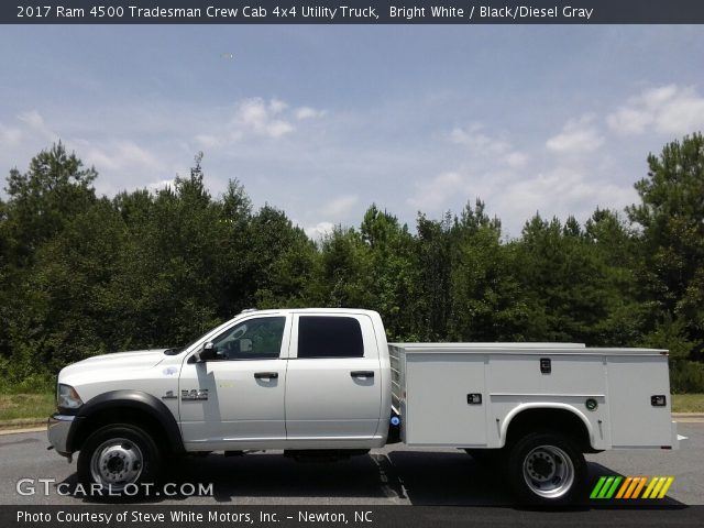 2017 Ram 4500 Tradesman Crew Cab 4x4 Utility Truck in Bright White