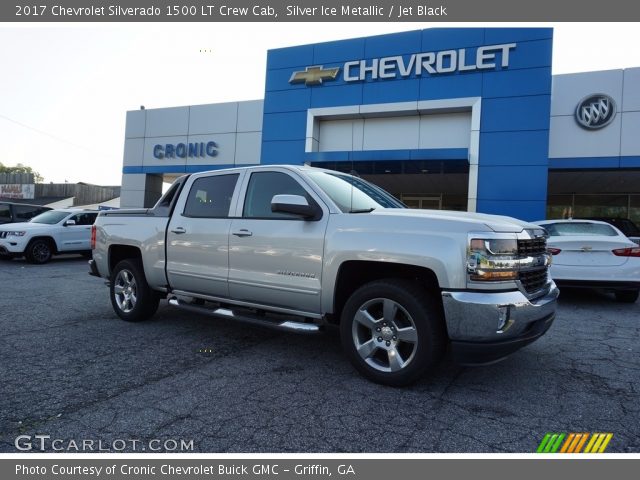 2017 Chevrolet Silverado 1500 LT Crew Cab in Silver Ice Metallic