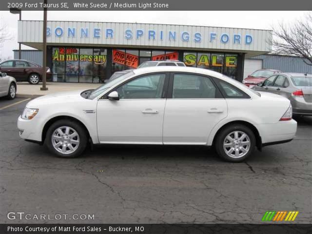 2009 Ford Taurus SE in White Suede