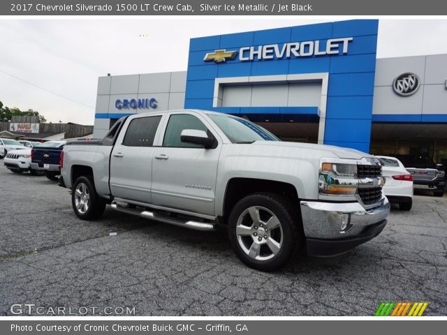 2017 Chevrolet Silverado 1500 LT Crew Cab in Silver Ice Metallic