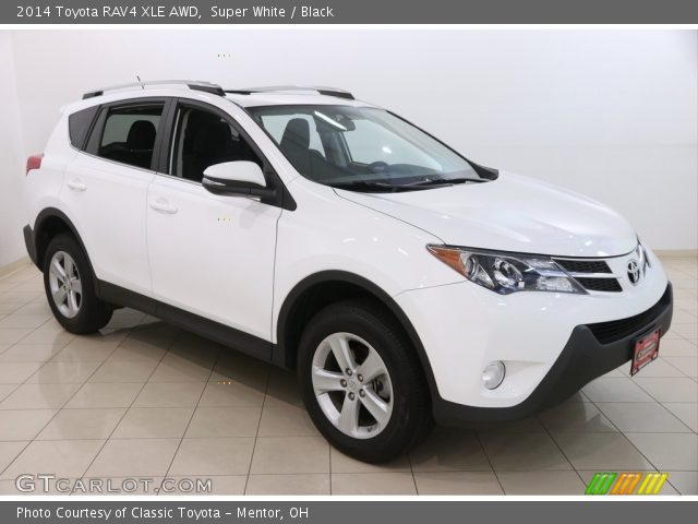 2014 Toyota RAV4 XLE AWD in Super White