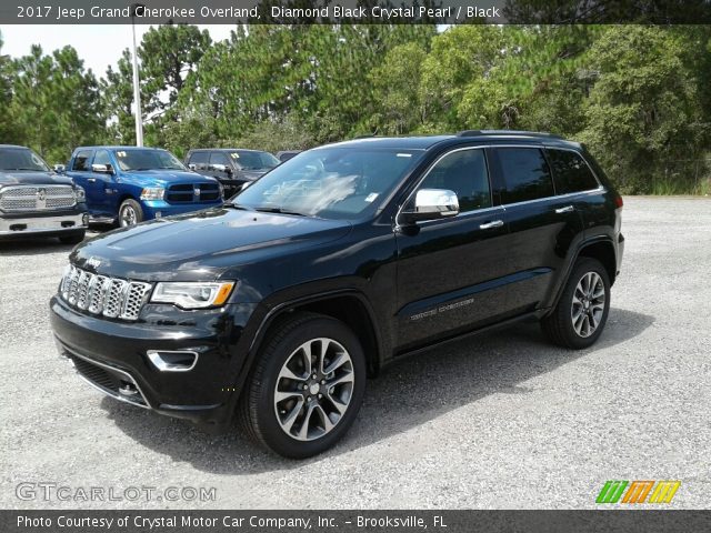 2017 Jeep Grand Cherokee Overland in Diamond Black Crystal Pearl