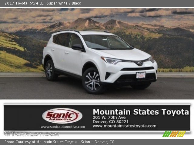 2017 Toyota RAV4 LE in Super White
