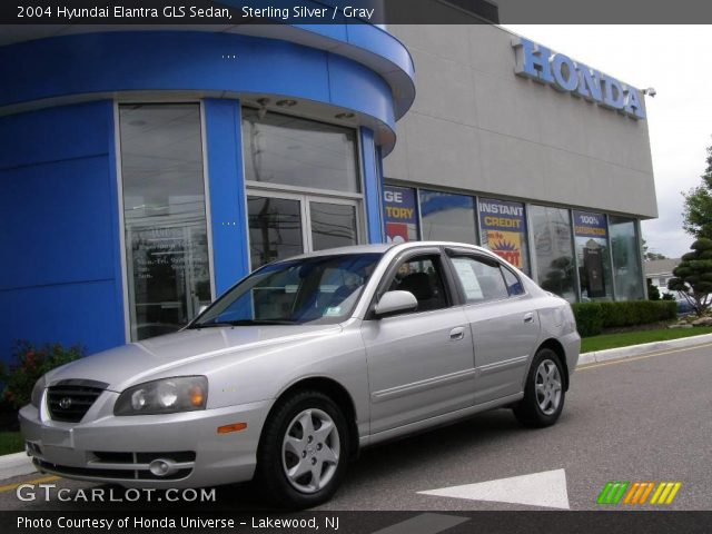 2004 Hyundai Elantra GLS Sedan in Sterling Silver