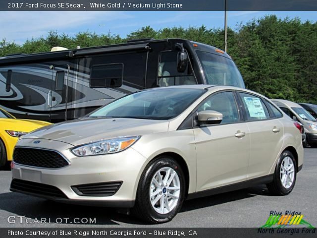 2017 Ford Focus SE Sedan in White Gold