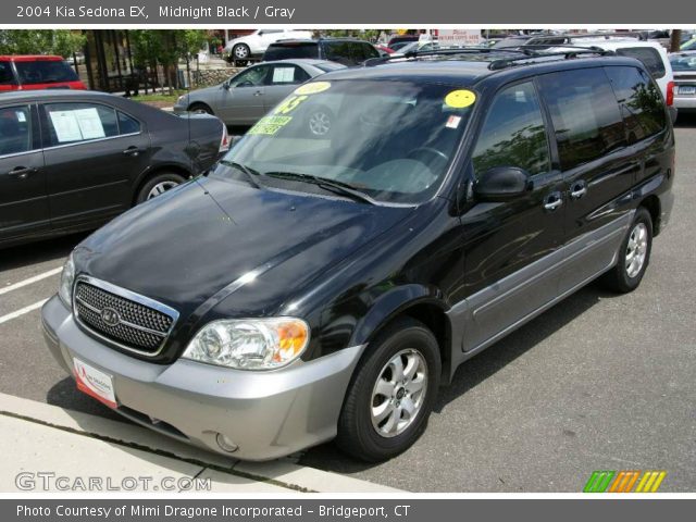 2004 Kia Sedona EX in Midnight Black