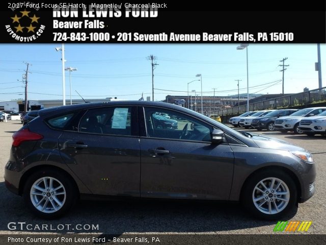 2017 Ford Focus SE Hatch in Magnetic