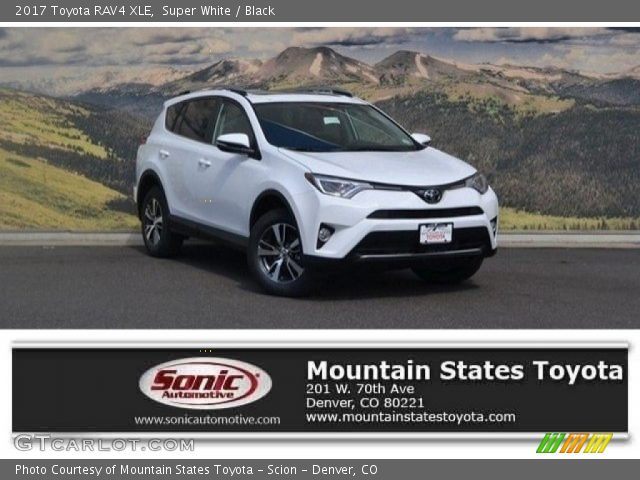 2017 Toyota RAV4 XLE in Super White