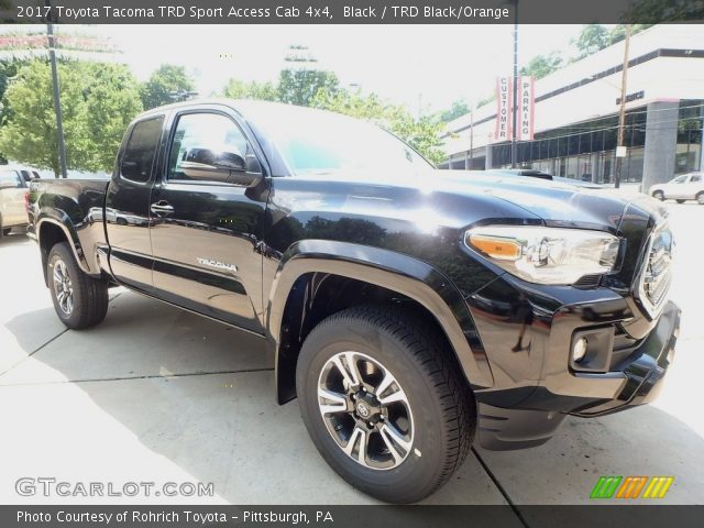 2017 Toyota Tacoma TRD Sport Access Cab 4x4 in Black