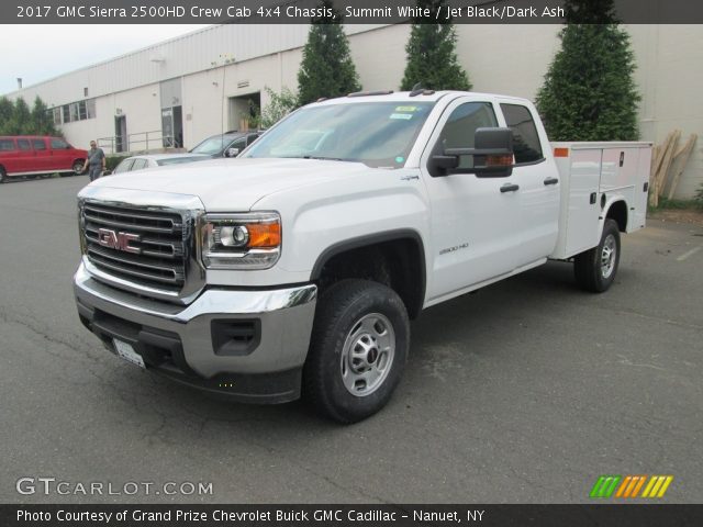 2017 GMC Sierra 2500HD Crew Cab 4x4 Chassis in Summit White
