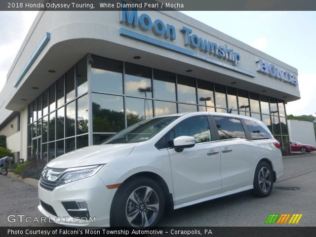 2018 Honda Odyssey Touring in White Diamond Pearl