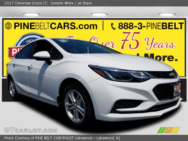 2017 Chevrolet Cruze LT in Summit White