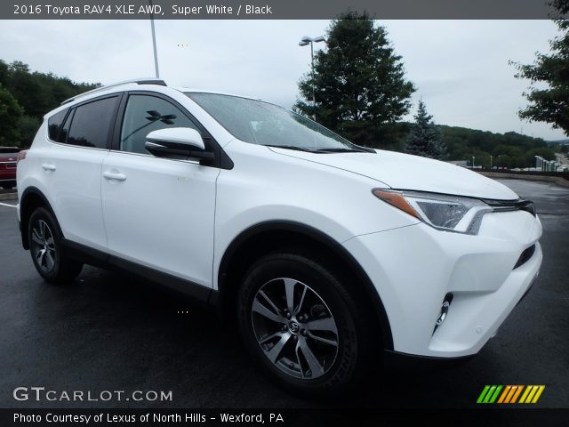 2016 Toyota RAV4 XLE AWD in Super White