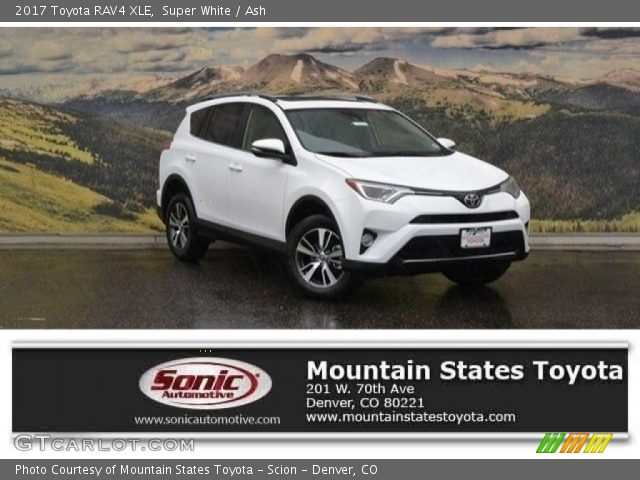 2017 Toyota RAV4 XLE in Super White
