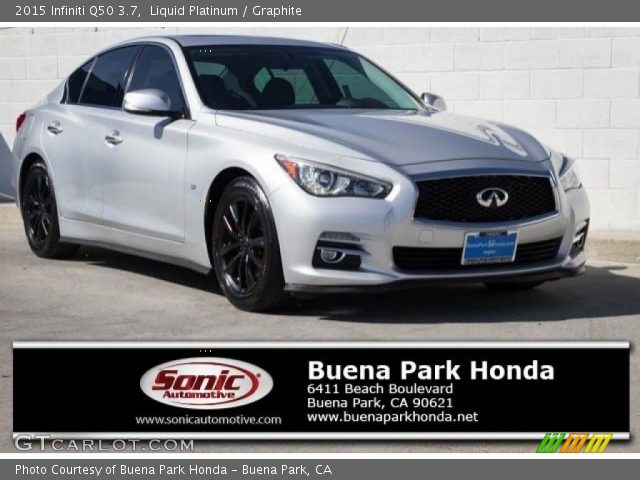 2015 Infiniti Q50 3.7 in Liquid Platinum