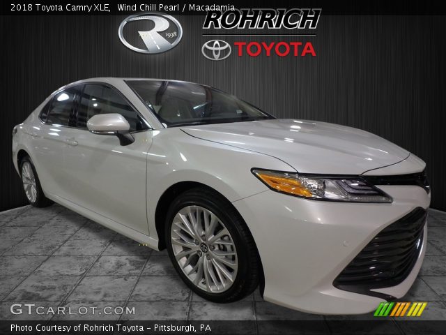 2018 Toyota Camry XLE in Wind Chill Pearl