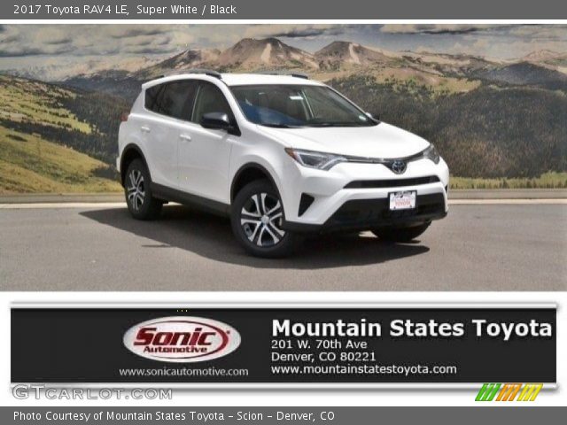 2017 Toyota RAV4 LE in Super White