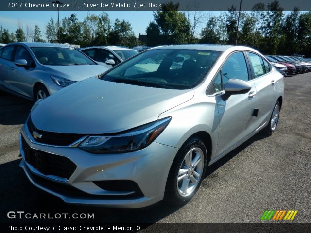 2017 Chevrolet Cruze LT in Silver Ice Metallic