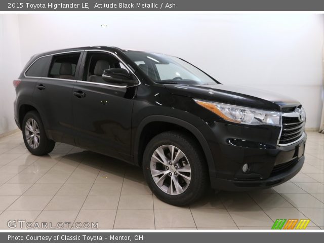 2015 Toyota Highlander LE in Attitude Black Metallic