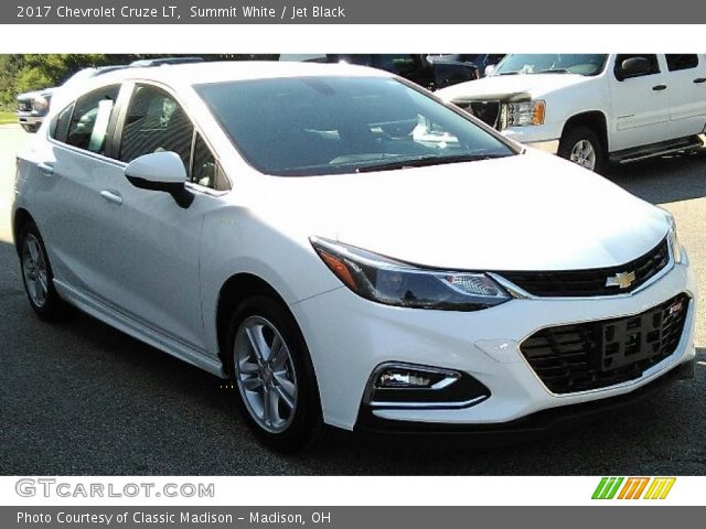 2017 Chevrolet Cruze LT in Summit White