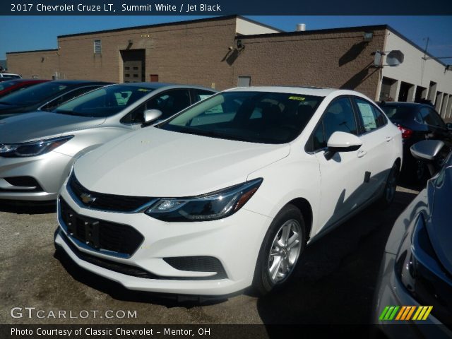 2017 Chevrolet Cruze LT in Summit White