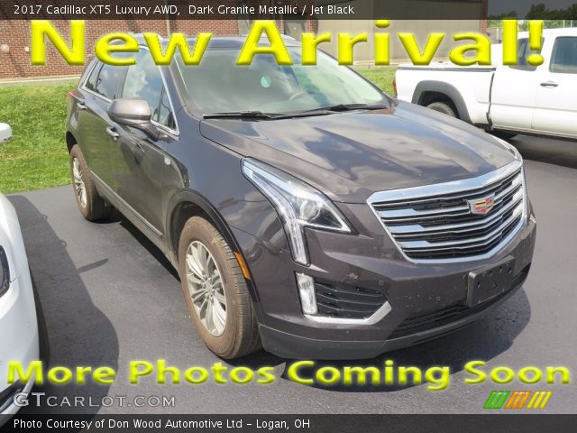 2017 Cadillac XT5 Luxury AWD in Dark Granite Metallic