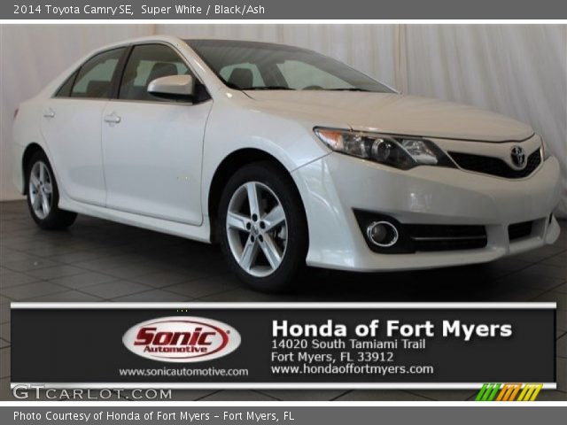 2014 Toyota Camry SE in Super White