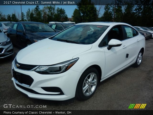 2017 Chevrolet Cruze LT in Summit White