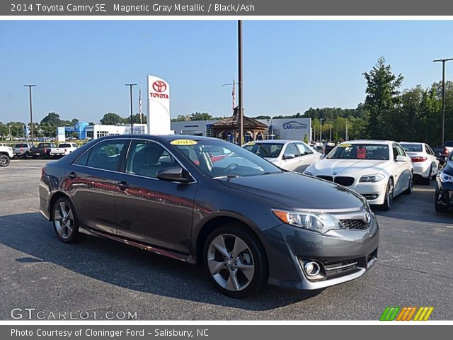 2014 Toyota Camry SE in Magnetic Gray Metallic