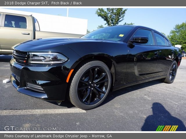 2018 Dodge Charger SXT in Pitch Black