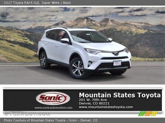 2017 Toyota RAV4 XLE in Super White