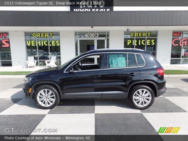 2013 Volkswagen Tiguan SE in Deep Black Metallic