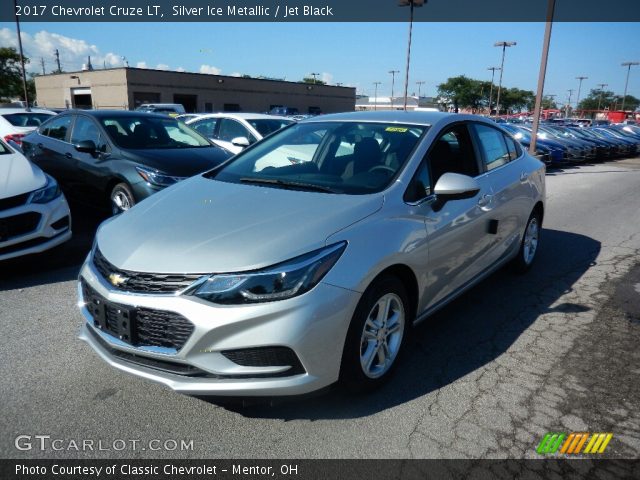 2017 Chevrolet Cruze LT in Silver Ice Metallic