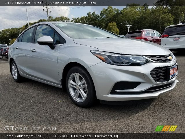 2017 Chevrolet Cruze LT in Silver Ice Metallic