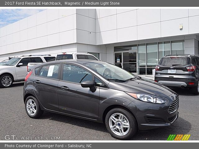 2017 Ford Fiesta SE Hatchback in Magnetic