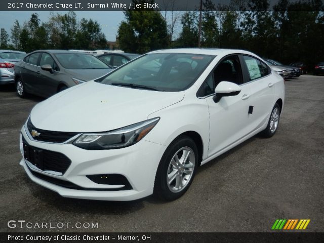 2017 Chevrolet Cruze LT in Summit White