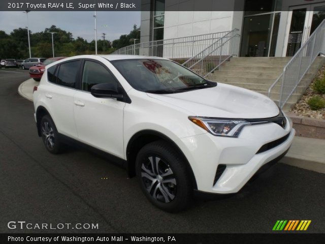 2017 Toyota RAV4 LE in Super White