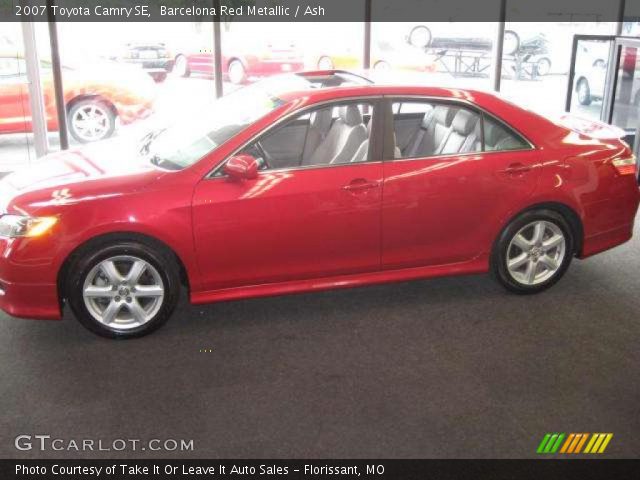 2007 Toyota Camry SE in Barcelona Red Metallic