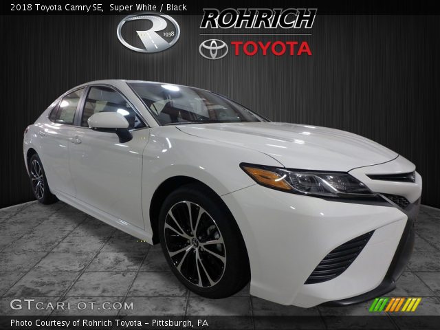 2018 Toyota Camry SE in Super White
