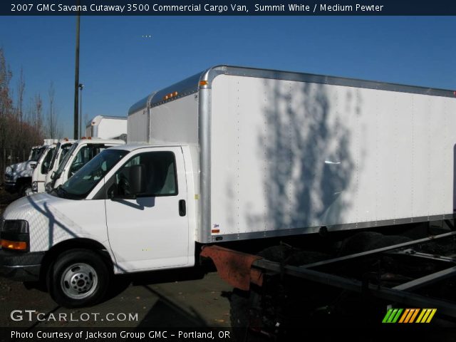 2007 GMC Savana Cutaway 3500 Commercial Cargo Van in Summit White