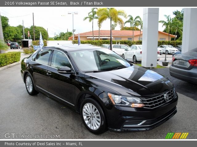 2016 Volkswagen Passat SE Sedan in Black