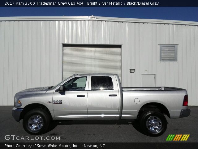 2017 Ram 3500 Tradesman Crew Cab 4x4 in Bright Silver Metallic