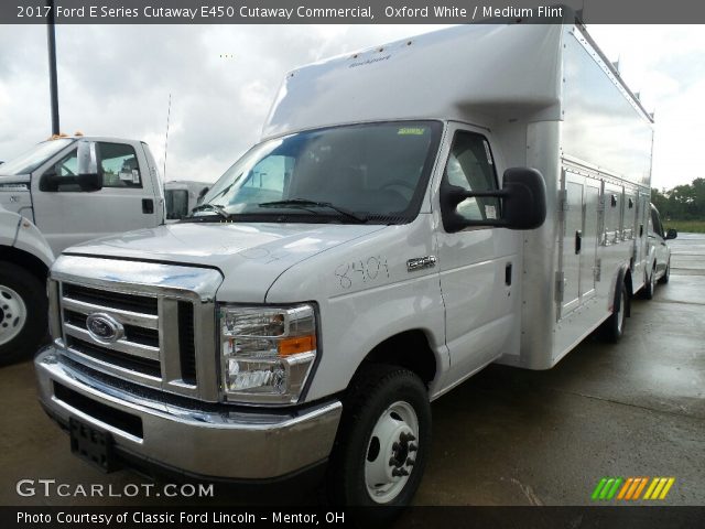 2017 Ford E Series Cutaway E450 Cutaway Commercial in Oxford White