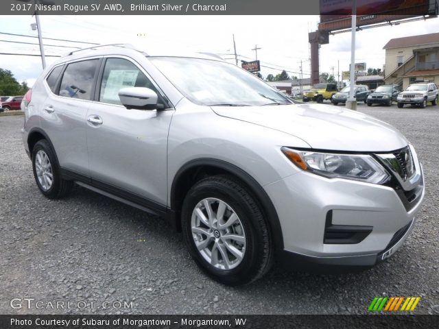 2017 Nissan Rogue SV AWD in Brilliant Silver