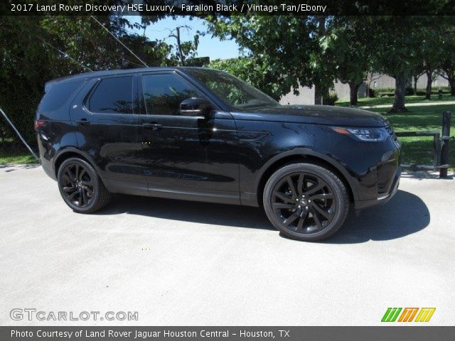 2017 Land Rover Discovery HSE Luxury in Farallon Black