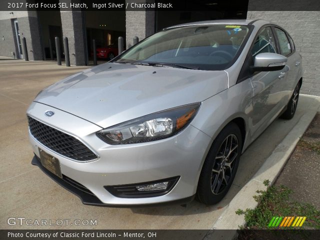 2017 Ford Focus SEL Hatch in Ingot Silver
