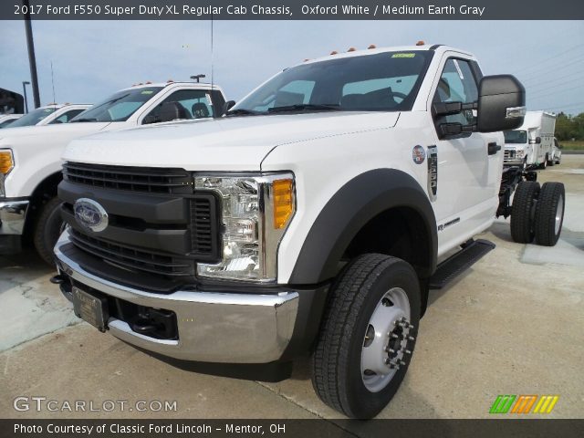 2017 Ford F550 Super Duty XL Regular Cab Chassis in Oxford White