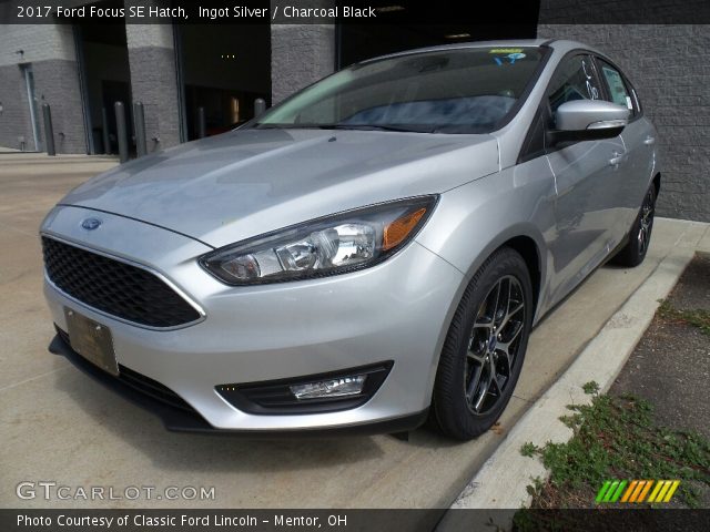 2017 Ford Focus SE Hatch in Ingot Silver